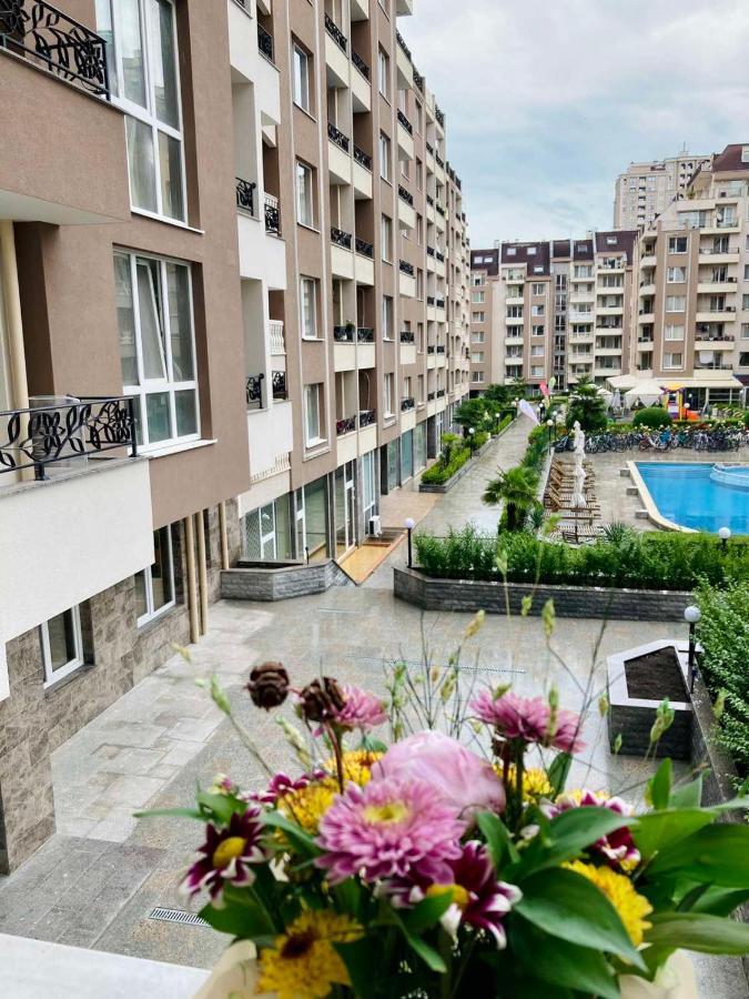 Pearl Apartments Burgas Esterno foto