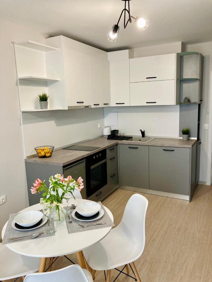 Pearl Apartments Burgas Esterno foto